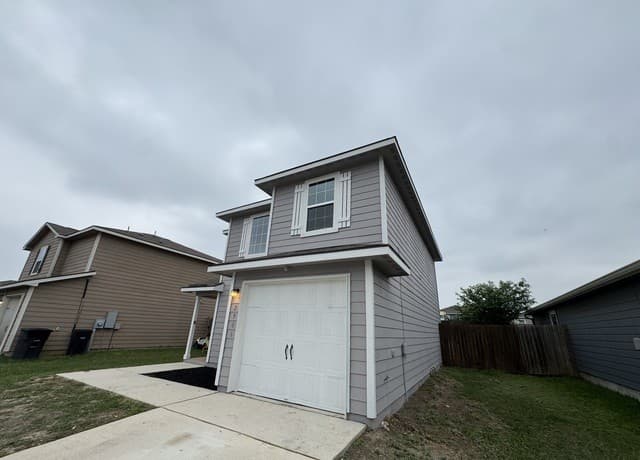 3-bedroom rental at 2906 Lavender Mdw in San Antonio TX