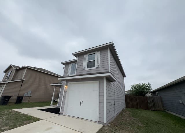 3-bedroom rental at 2906 Lavender Mdw in San Antonio, TX — photo 2