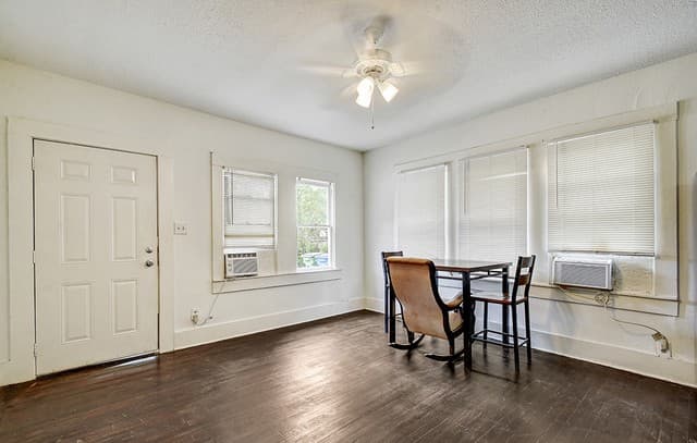 2-bedroom rental at 3314 Perez Unit 101 in San Antonio, TX — photo 4