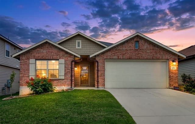 3-bedroom rental at 10311 Rosalina Loop in Converse TX