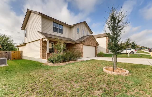 4-bedroom rental at 11722 Caraway Hill in San Antonio, TX — photo 2