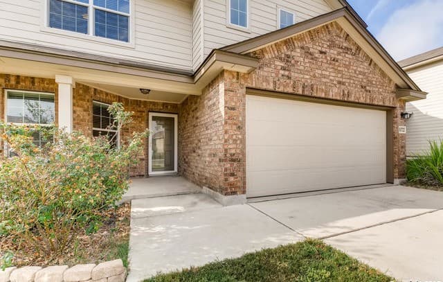 4-bedroom rental at 11722 Caraway Hill in San Antonio, TX — photo 3