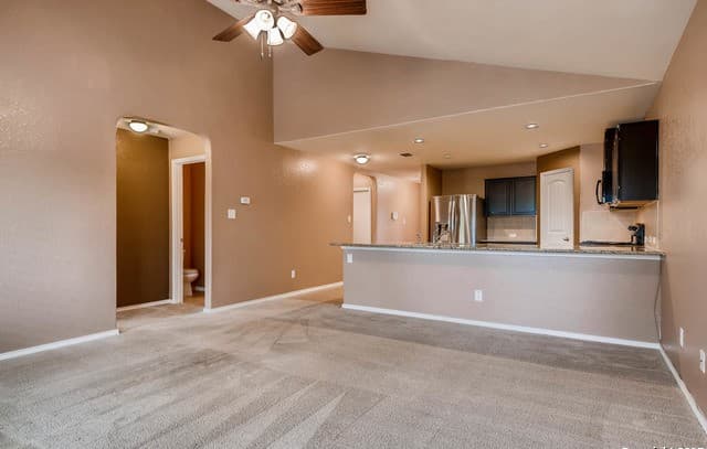 4-bedroom rental at 11722 Caraway Hill in San Antonio, TX — photo 5