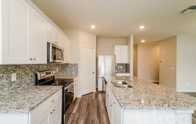 3-bedroom rental at 14332 Gunsight Pass in San Antonio, TX — photo 3