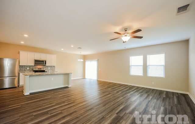 4-bedroom rental at 7430 Asp Pt in San Antonio, TX — photo 2