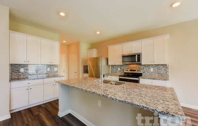 4-bedroom rental at 7430 Asp Pt in San Antonio, TX — photo 4