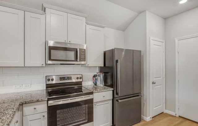 3-bedroom rental at 3526 Manoway Bay in San Antonio, TX — photo 2