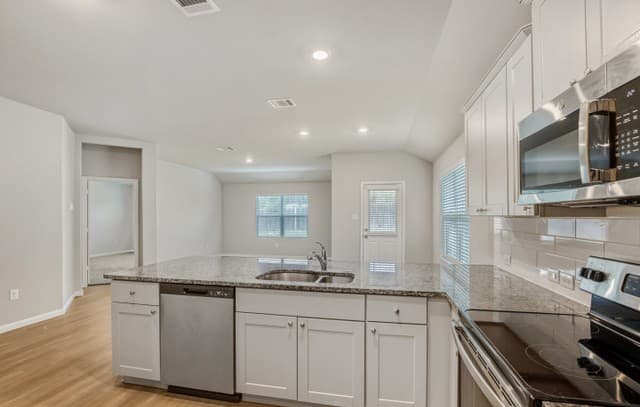 3-bedroom rental at 3526 Manoway Bay in San Antonio, TX — photo 3