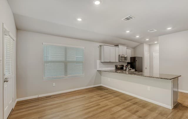 3-bedroom rental at 3526 Manoway Bay in San Antonio, TX — photo 4