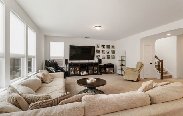 5-bedroom rental at 3508 Silver Set in San Antonio, TX — photo 5