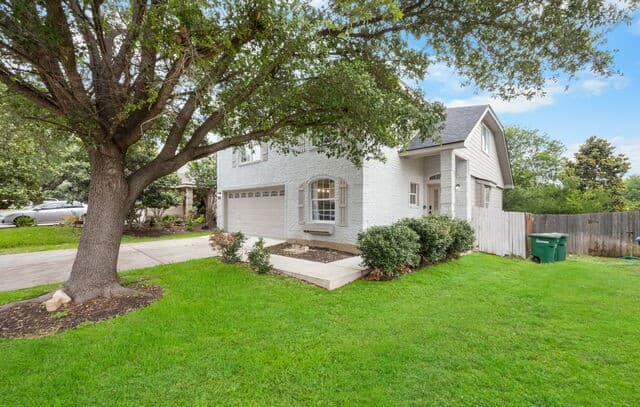 4-bedroom rental at 10438 Tiger Fld in San Antonio TX