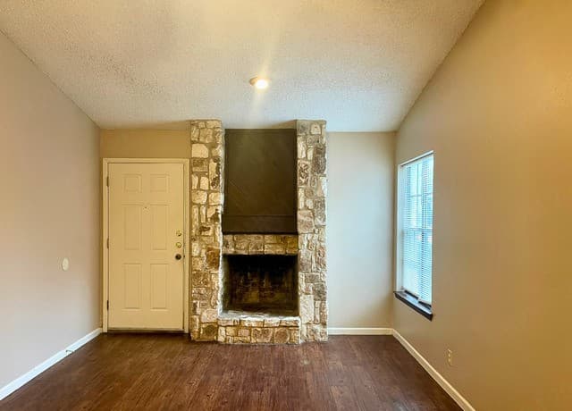 2-bedroom rental at 5308 Gawain Dr in San Antonio, TX — photo 4