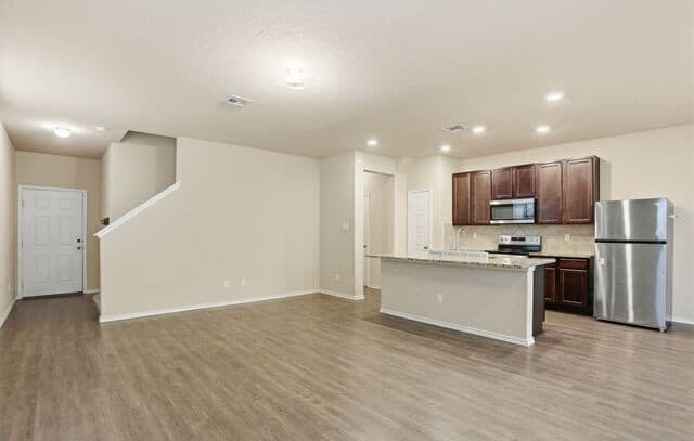 3-bedroom rental at 10531 Green Rock in San Antonio, TX — photo 5