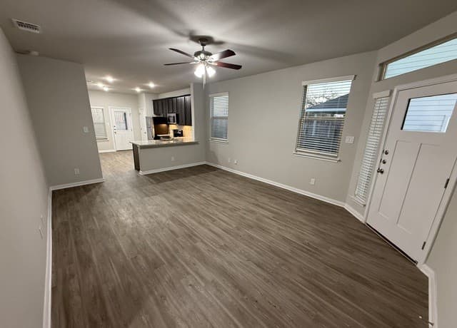 3-bedroom rental at 312 Caleb Court in Cibolo, TX — photo 4