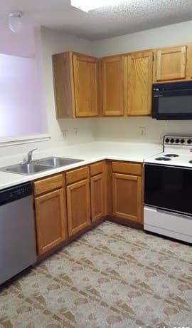 2-bedroom rental at 12109 Stoney Crossing in San Antonio, TX — photo 3