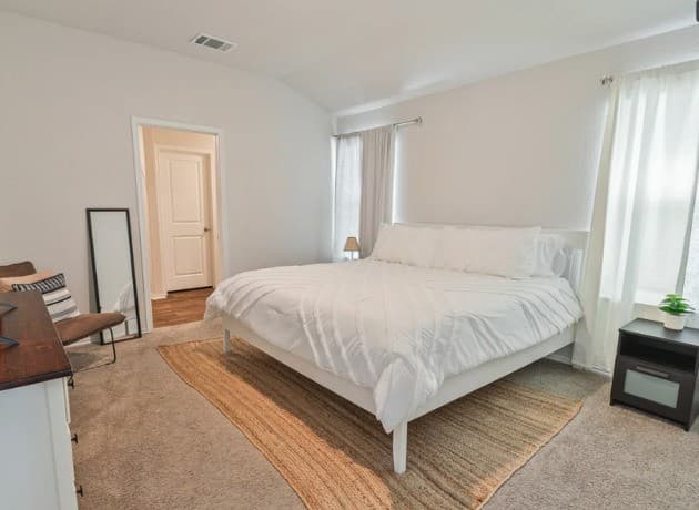 3-bedroom rental at 10518 Egremont in San Antonio, TX — photo 5