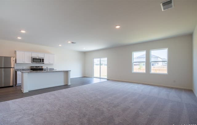 4-bedroom rental at 14719 Wildcat Basin in San Antonio, TX — photo 2