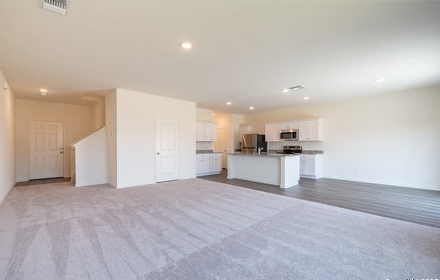 4-bedroom rental at 14719 Wildcat Basin in San Antonio, TX — photo 3