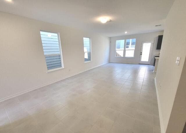 3-bedroom rental at 14839 Vance Jackson Rd Unit UNIT 906 in San Antonio, TX — photo 2