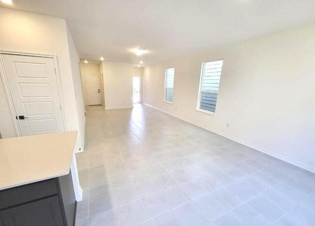 3-bedroom rental at 14839 Vance Jackson Rd Unit UNIT 906 in San Antonio, TX — photo 5