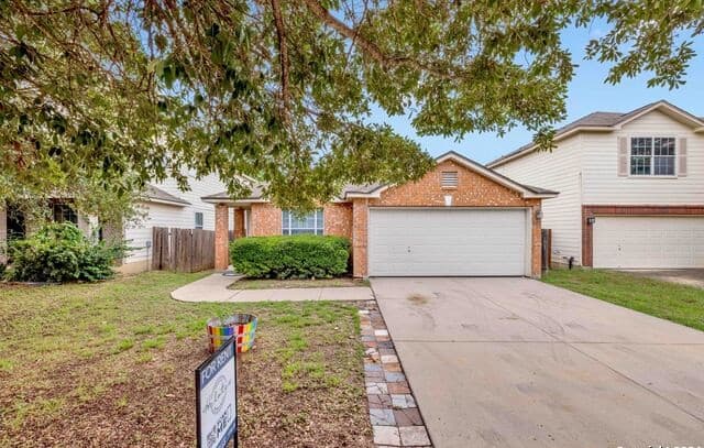 3-bedroom rental at 8811 Laguna Fls in San Antonio TX