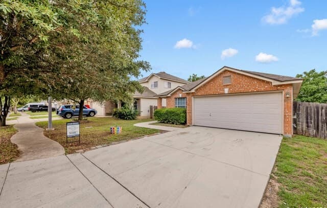 3-bedroom rental at 8811 Laguna Fls in San Antonio, TX — photo 2