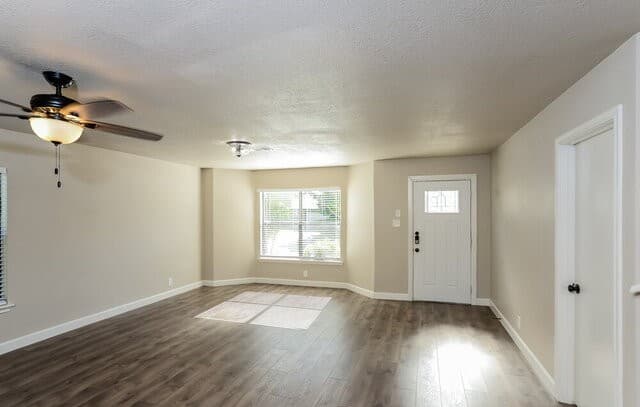 4-bedroom rental at 8106 Hoovers Bnd in San Antonio, TX — photo 4