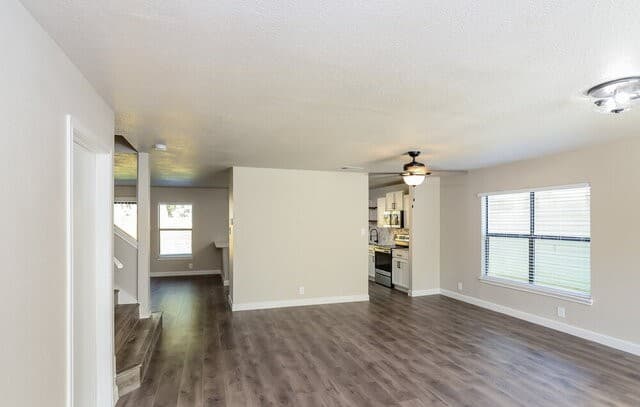 4-bedroom rental at 8106 Hoovers Bnd in San Antonio, TX — photo 5