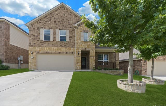 4-bedroom rental at 12828 Laurel Brush in San Antonio, TX — photo 3