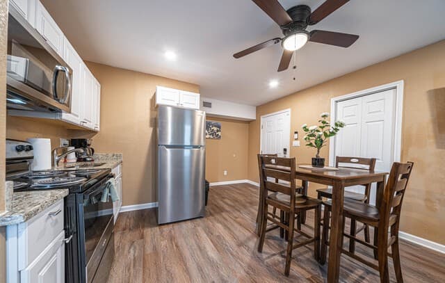 2-bedroom rental at 422 Gulf in San Antonio, TX — photo 4