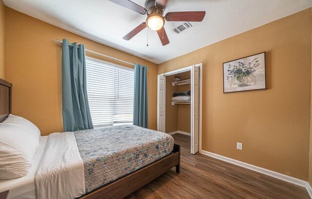 2-bedroom rental at 422 Gulf in San Antonio, TX — photo 5