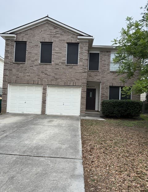 4-bedroom rental at 10235 Southcreek in Converse TX