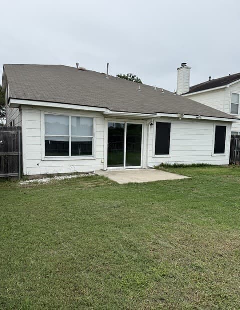 4-bedroom rental at 10235 Southcreek in Converse, TX — photo 4