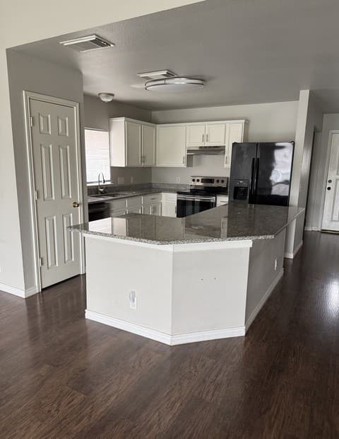 4-bedroom rental at 10235 Southcreek in Converse, TX — photo 5