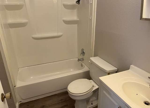 2-bedroom rental at 5431 Rubidoux Dr in San Antonio, TX — photo 3