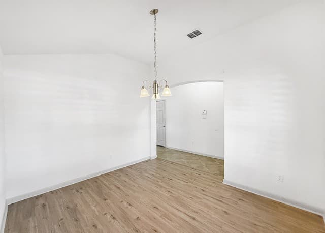 3-bedroom rental at 9566 Everton in San Antonio, TX — photo 3