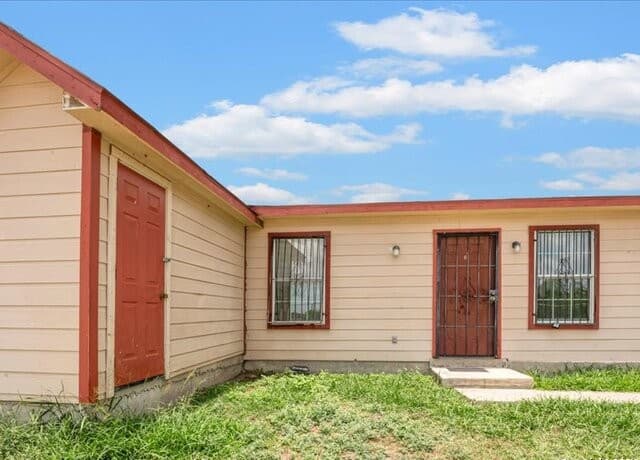1-bedroom rental at 5846 Elm Valley Dr Unit 1 in San Antonio TX