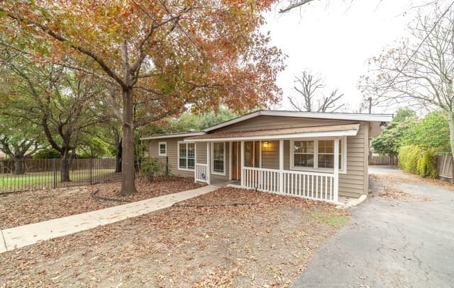 3-bedroom rental at 4750 View Dr in San Antonio, TX — photo 5