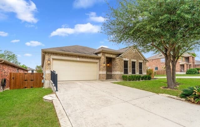3-bedroom rental at 141 Springtree Gate in Cibolo, TX — photo 2
