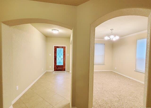 5-bedroom rental at 11927 Jasmine Way in San Antonio, TX — photo 5