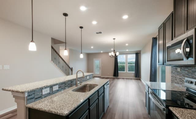 4-bedroom rental at 15719 Selene Vw in San Antonio, TX — photo 4