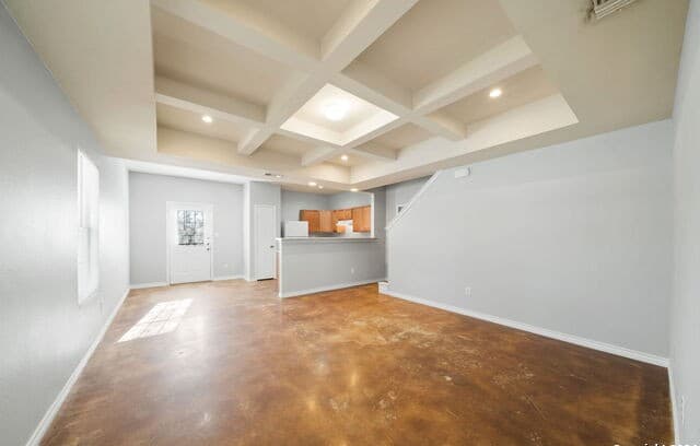 3-bedroom rental at 6410 Summit Oak Unit 4 in San Antonio, TX — photo 3