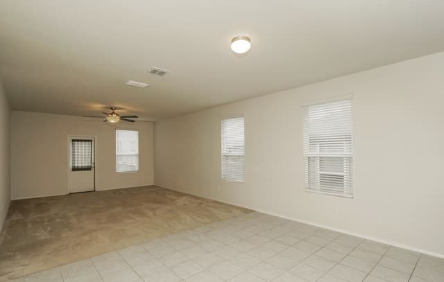 3-bedroom rental at 320 Salz Way in San Antonio, TX — photo 4