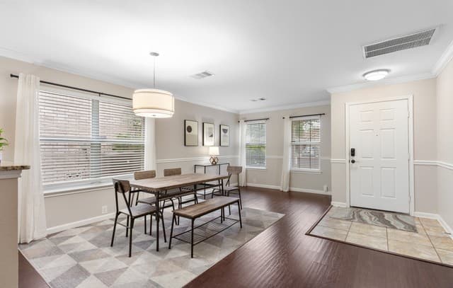 3-bedroom rental at 13223 Regency in San Antonio, TX — photo 2