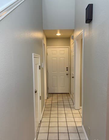 1-bedroom rental at 7930 Roanoke Run Unit 904 in San Antonio, TX — photo 2