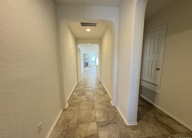 3-bedroom rental at 128 Landmark in Cibolo, TX — photo 2
