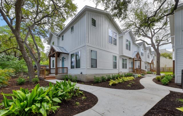 2-bedroom rental at 200 Melrose Pl Unit 300 in San Antonio TX