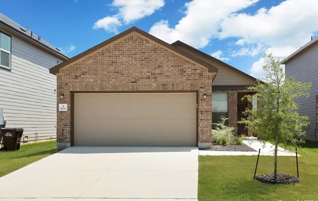 3-bedroom rental at 14906 Coral Snake in San Antonio, TX — photo 2