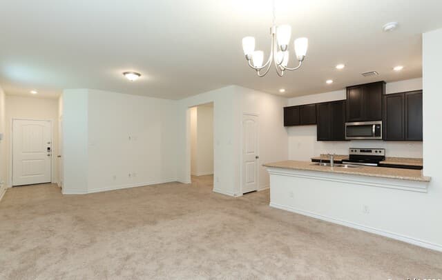 3-bedroom rental at 14906 Coral Snake in San Antonio, TX — photo 5