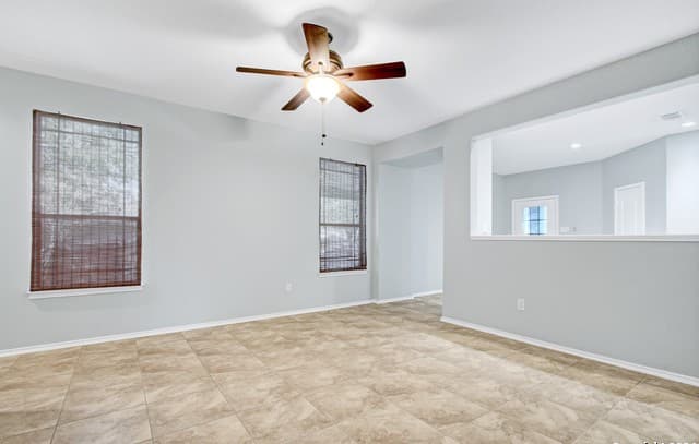 3-bedroom rental at 13303 Sun Sierra in San Antonio, TX — photo 3